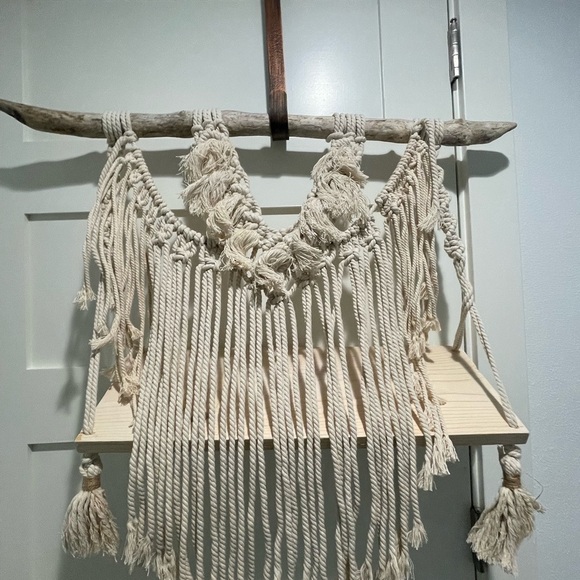 Cream Display Shelf with Intricate Macramé Design - Picture 7 of 10